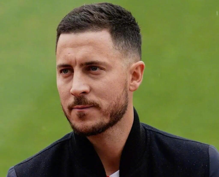 阿扎尔称姆巴佩将获金球奖，需赢欧冠西甲世界杯|埃登·阿扎尔|基利安·姆巴佩|比利时|赛季表现|托尔冈-阿扎尔_新浪体育_新浪新闻