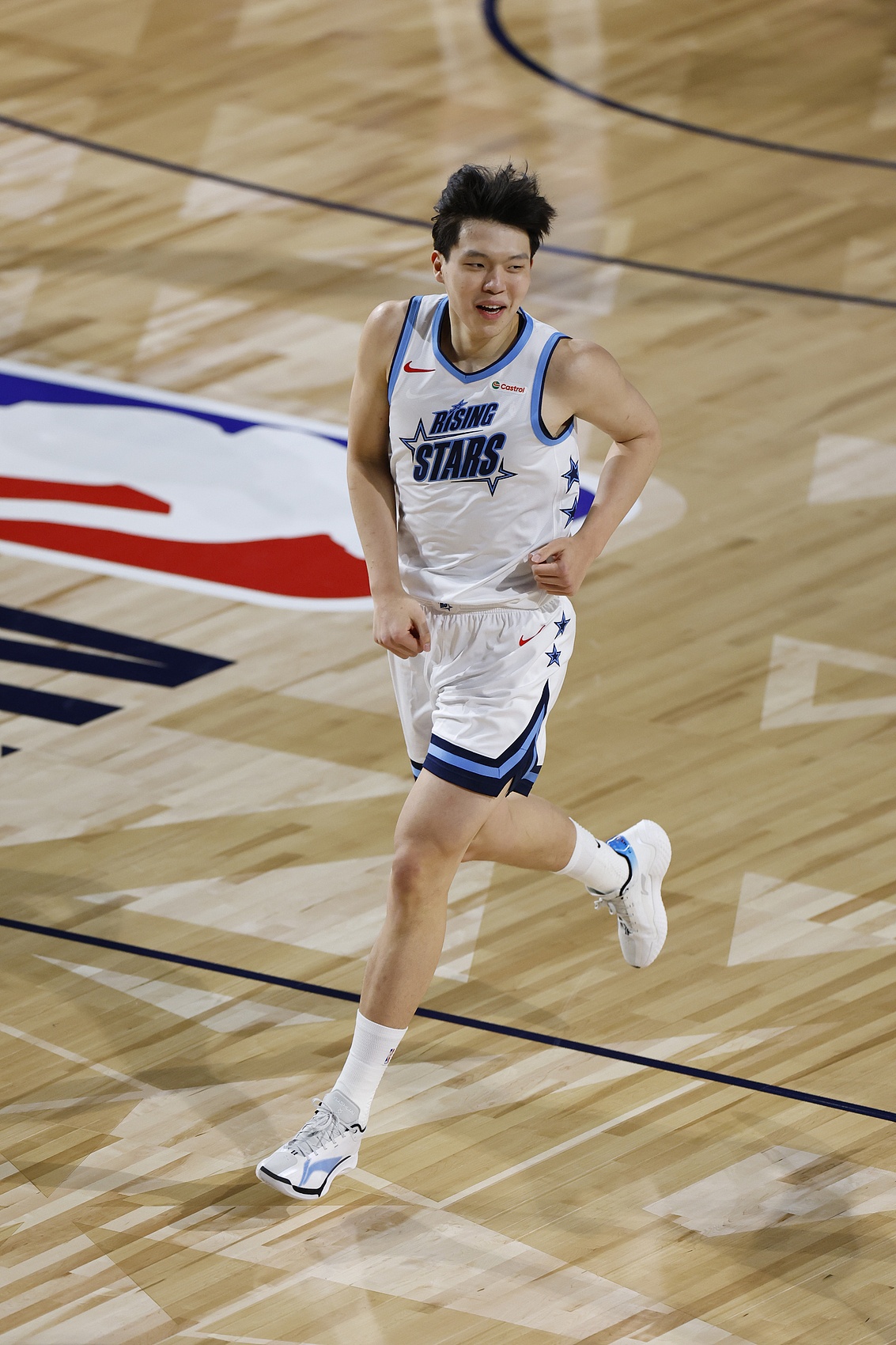 篮球赛事-拓媒：杨瀚森&amp;利拉德在全明星赛的表现证明他们都是可用之人