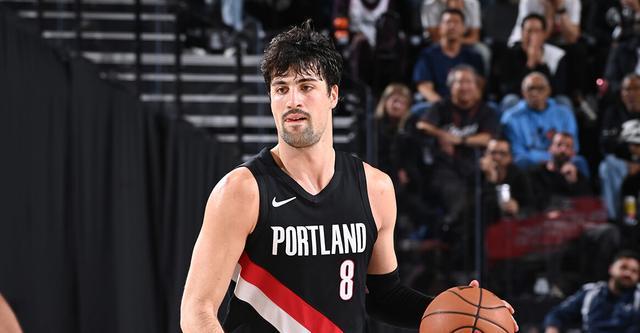 赛事竞猜-霍勒迪30+6阿夫迪亚28+11+8 开拓者客场战胜快船