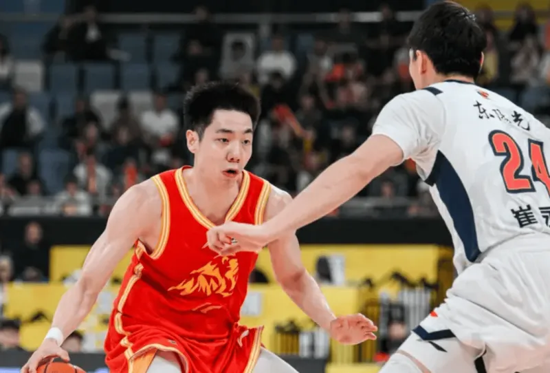 朱俊龙全场三分3中2得到12分，赵嘉仁三分4中2得到12分3篮板